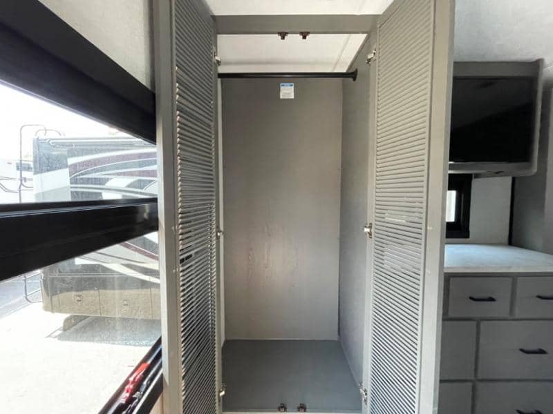 2024 Coachmen 2024 Coachmen Pursuit - thumbnail 40