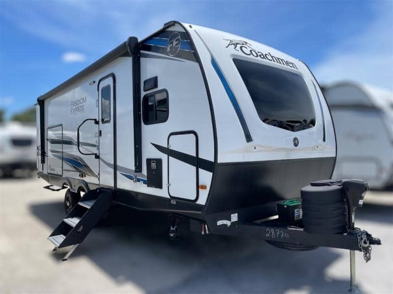 2024 Coachmen 2024 Coachmen Freedom Express - thumbnail 1