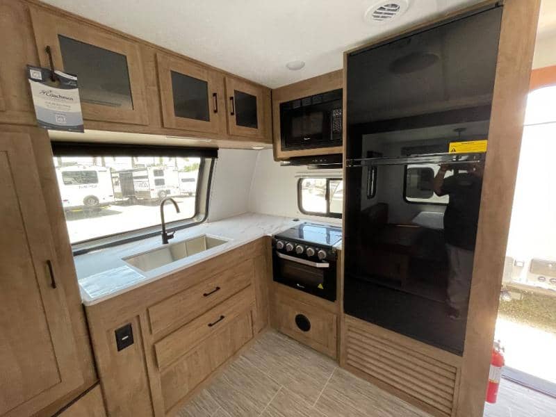 2024 Coachmen 2024 Coachmen Freedom Express - thumbnail 27