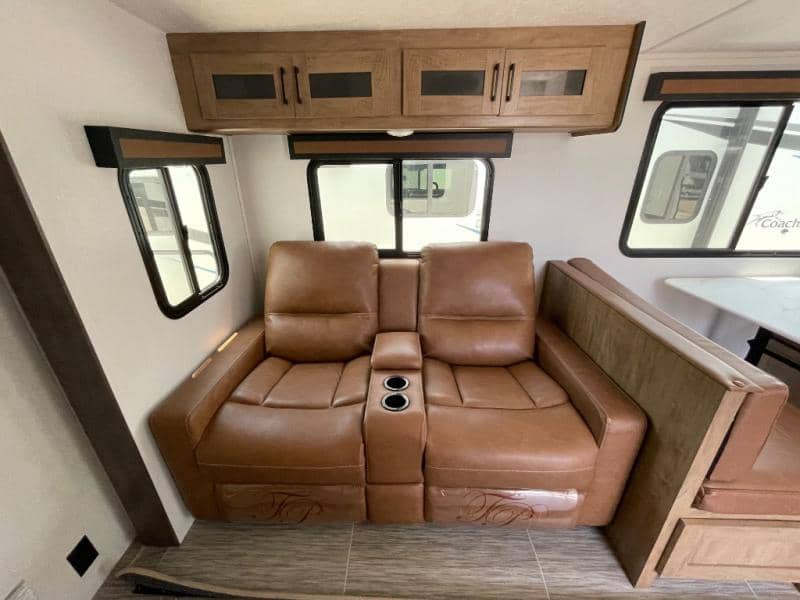 2024 Coachmen 2024 Coachmen Freedom Express - thumbnail 36