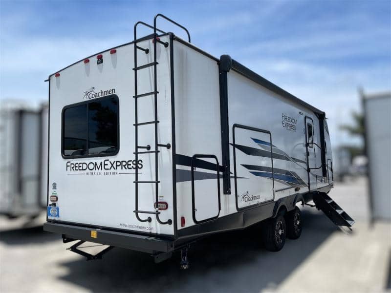 2024 Coachmen 2024 Coachmen Freedom Express - thumbnail 6