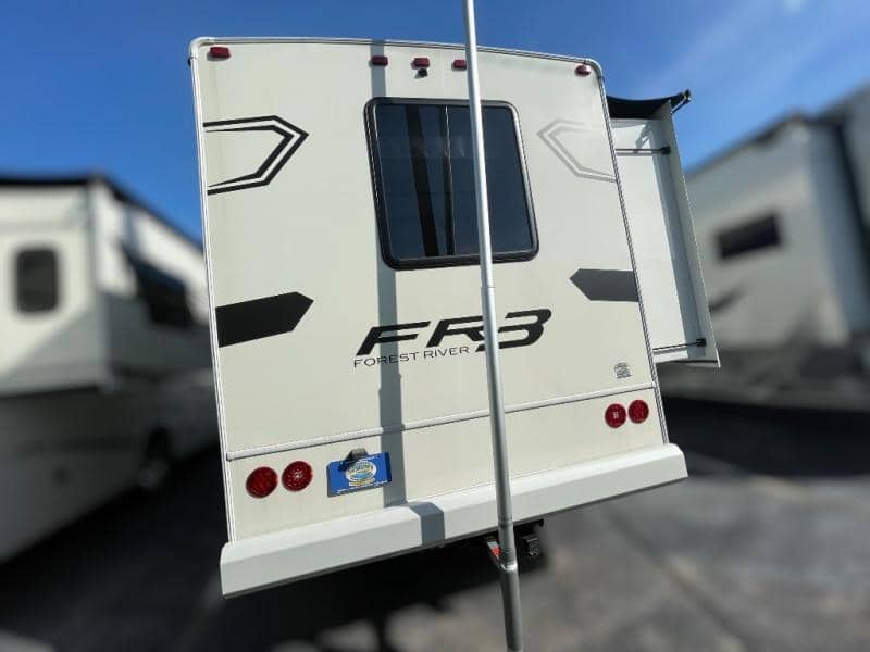 2024 Forest River 2024 Forest River FR3 - thumbnail 5