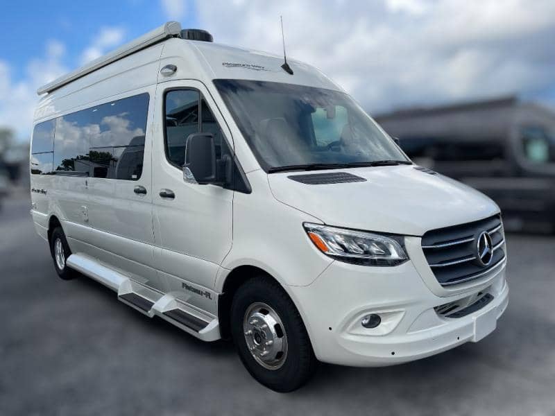 2024 Pleasure-Way 2024 Pleasure-Way Plateau - thumbnail 1