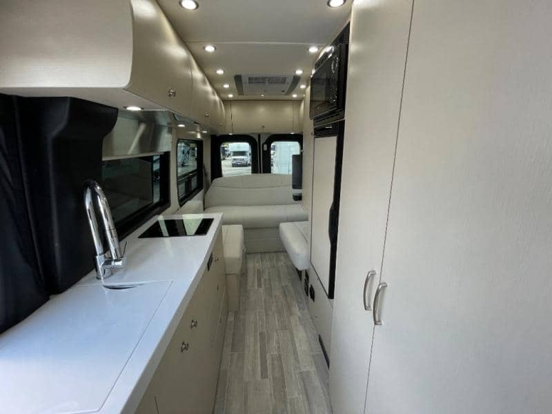 2024 Pleasure-Way 2024 Pleasure-Way Plateau - thumbnail 12