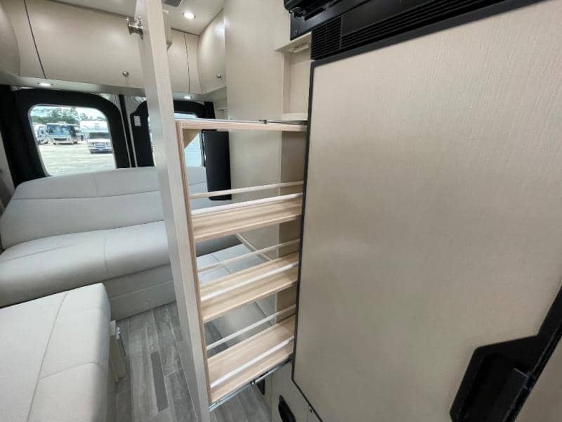 2024 Pleasure-Way 2024 Pleasure-Way Plateau - thumbnail 24