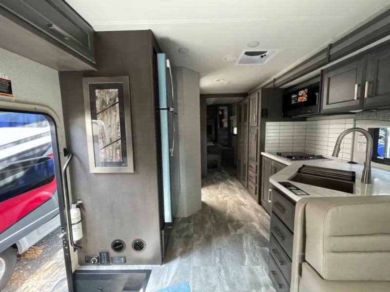 2024 Thor Motor Coach 2024 Thor Motor Coach Omni Trail - thumbnail 17