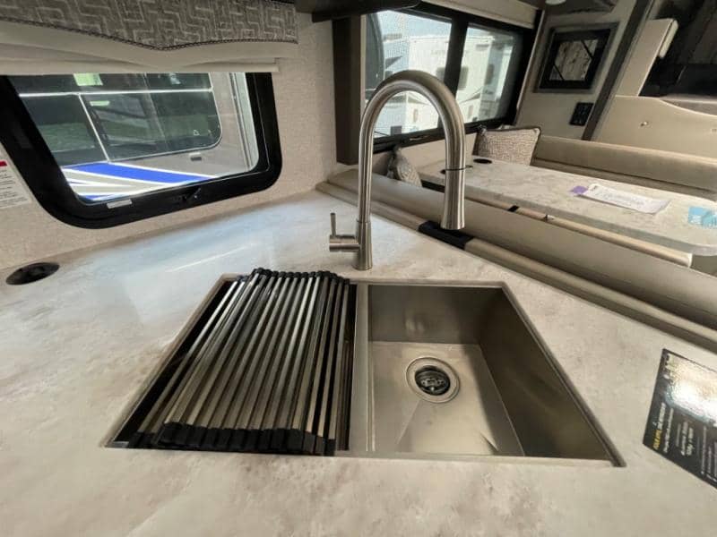 2024 Thor Motor Coach 2024 Thor Motor Coach Omni Trail - thumbnail 22