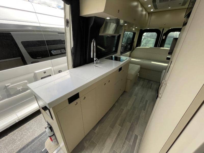 2024 Pleasure-Way 2024 Pleasure-Way Plateau - thumbnail 8