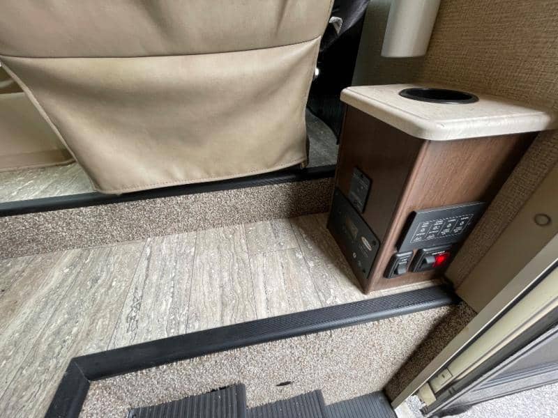 2019 Thor Motor Coach 2019 Thor Motor Coach Hurricane - thumbnail 14