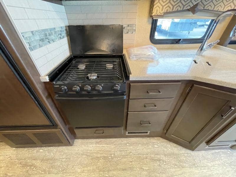 2019 Thor Motor Coach 2019 Thor Motor Coach Hurricane - thumbnail 22