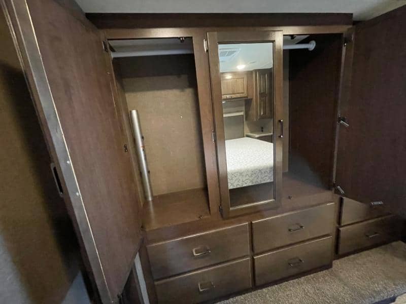 2019 Thor Motor Coach 2019 Thor Motor Coach Hurricane - thumbnail 37