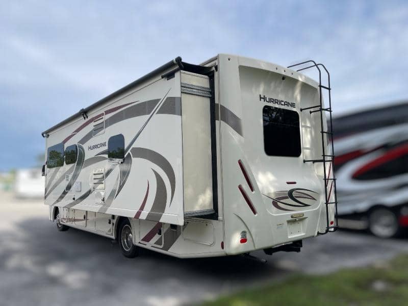 2019 Thor Motor Coach 2019 Thor Motor Coach Hurricane - thumbnail 5