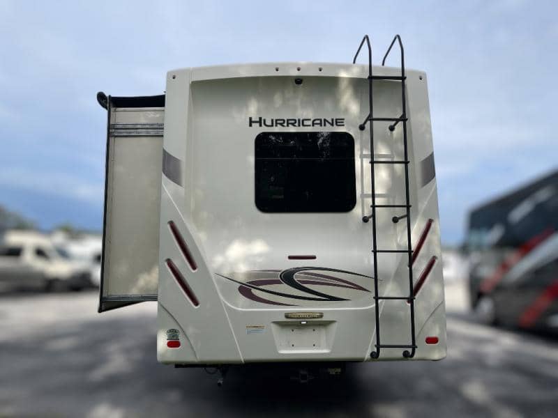 2019 Thor Motor Coach 2019 Thor Motor Coach Hurricane - thumbnail 6
