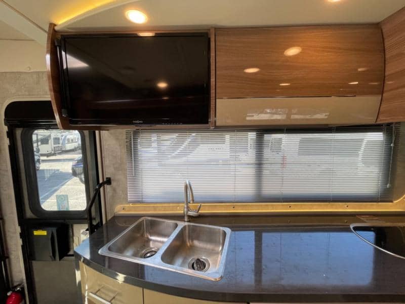 2016 Winnebago 2016 Winnebago View - thumbnail 18