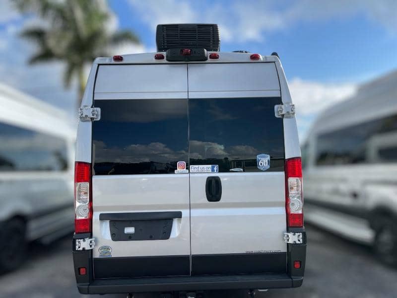 2025 Coachmen 2025 Coachmen Nova - thumbnail 5