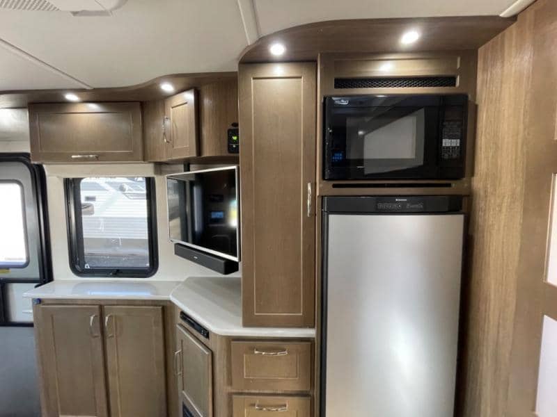 2019 Pleasure-Way 2019 Pleasure-Way Plateau - thumbnail 10