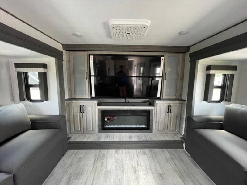 2025 Keystone RV 2025 Keystone RV Alpine Avalanche Edition - thumbnail 11