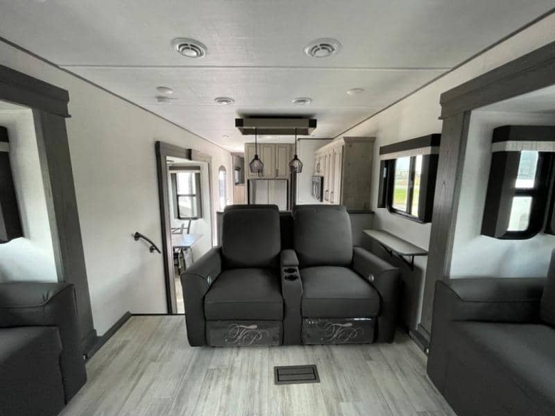 2025 Keystone RV 2025 Keystone RV Alpine Avalanche Edition - thumbnail 13