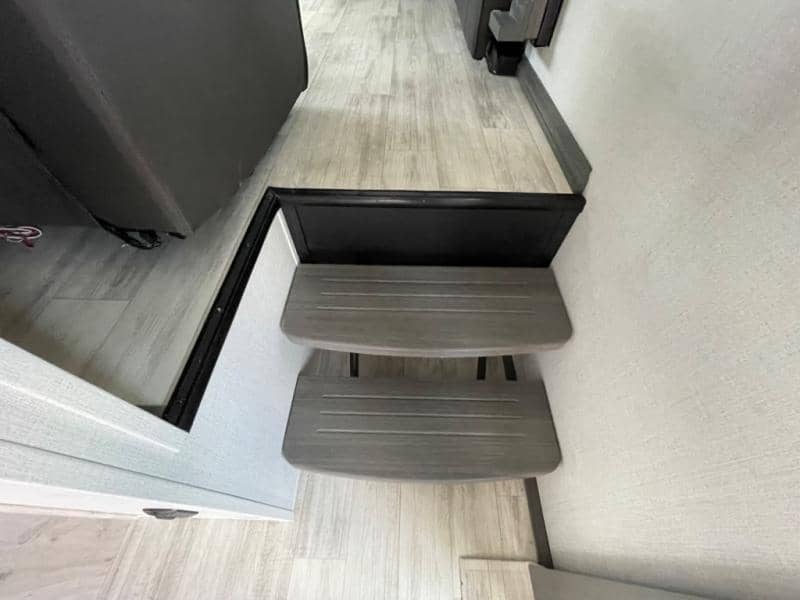 2025 Keystone RV 2025 Keystone RV Alpine Avalanche Edition - thumbnail 15