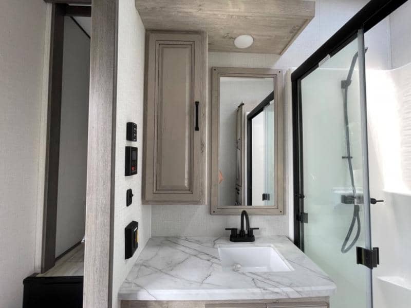 2025 Keystone RV 2025 Keystone RV Alpine Avalanche Edition - thumbnail 25