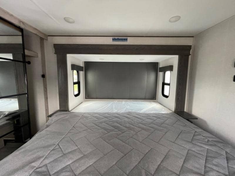 2025 Keystone RV 2025 Keystone RV Alpine Avalanche Edition - thumbnail 31