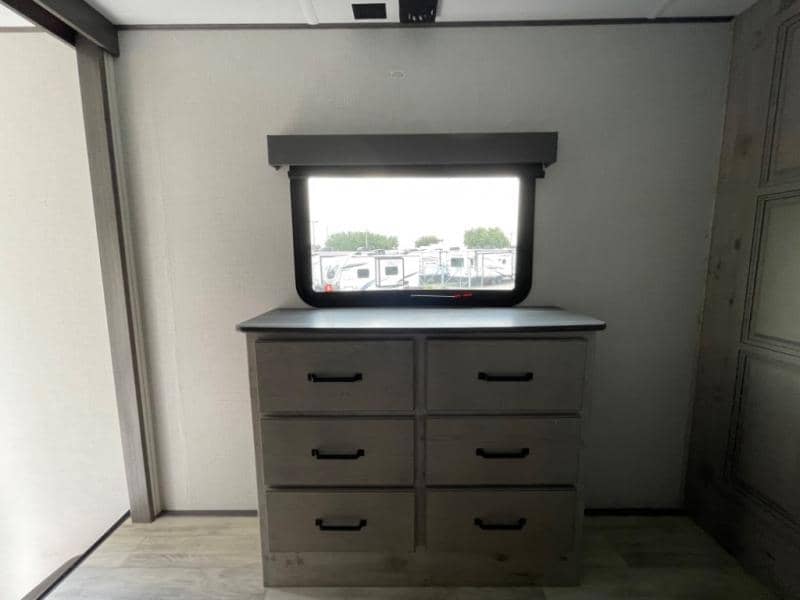 2025 Keystone RV 2025 Keystone RV Alpine Avalanche Edition - thumbnail 36