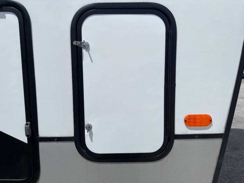 2023 Coachmen 2023 Coachmen Chaparral - thumbnail 11