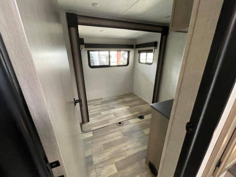 2023 Coachmen 2023 Coachmen Chaparral - thumbnail 27