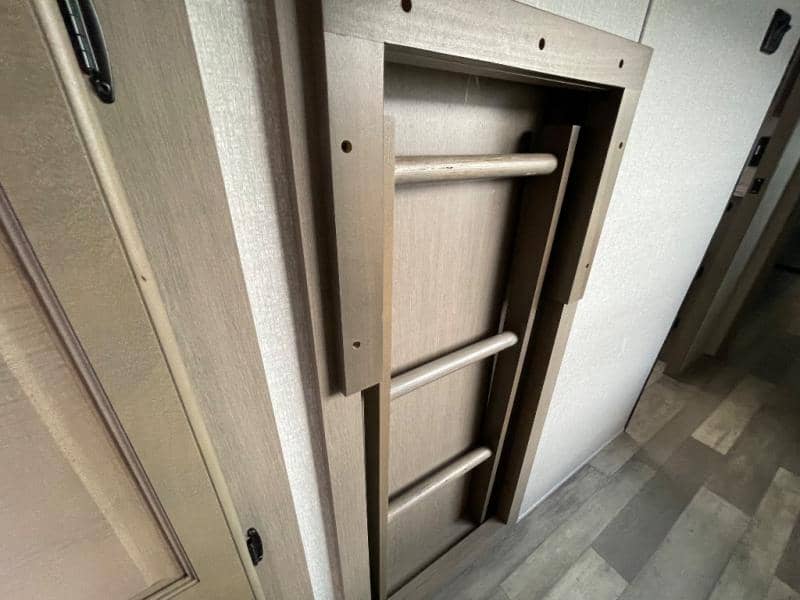 2023 Coachmen 2023 Coachmen Chaparral - thumbnail 31