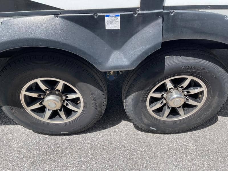 2023 Coachmen 2023 Coachmen Chaparral - thumbnail 6