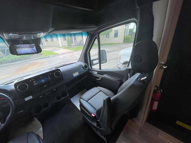 2025 Fleetwood RV 2025 Fleetwood RV Insight - thumbnail 15