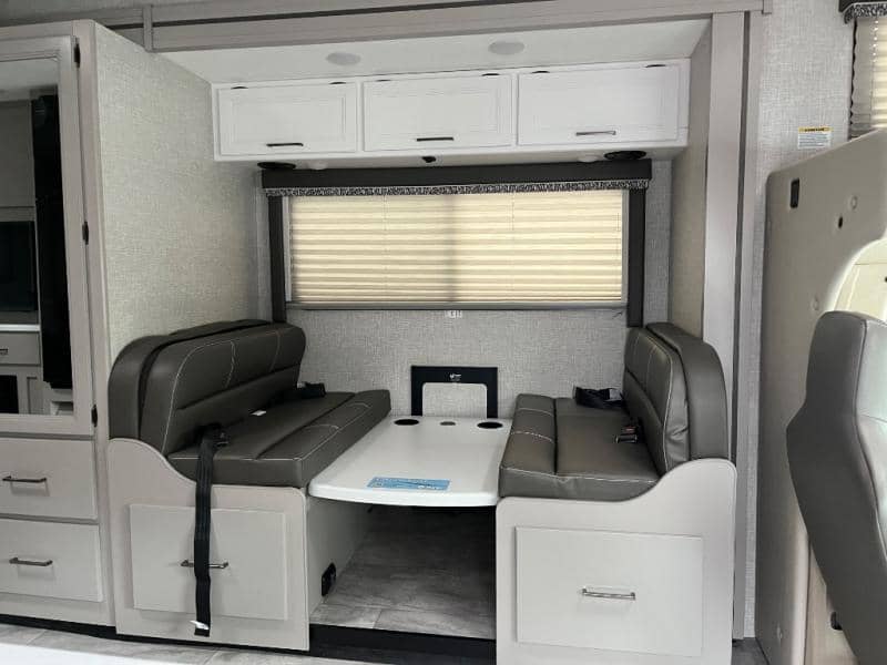 2025 Thor Motor Coach 2025 Thor Motor Coach Quantum - thumbnail 14
