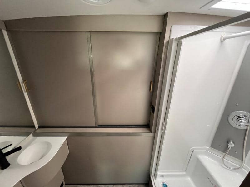 2025 Winnebago 2025 Winnebago Navion - thumbnail 29