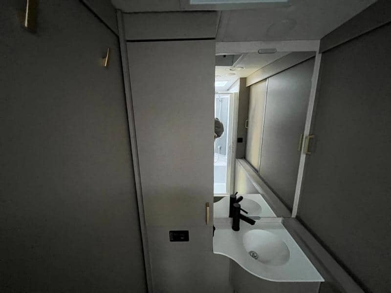 2025 Winnebago 2025 Winnebago Navion - thumbnail 14