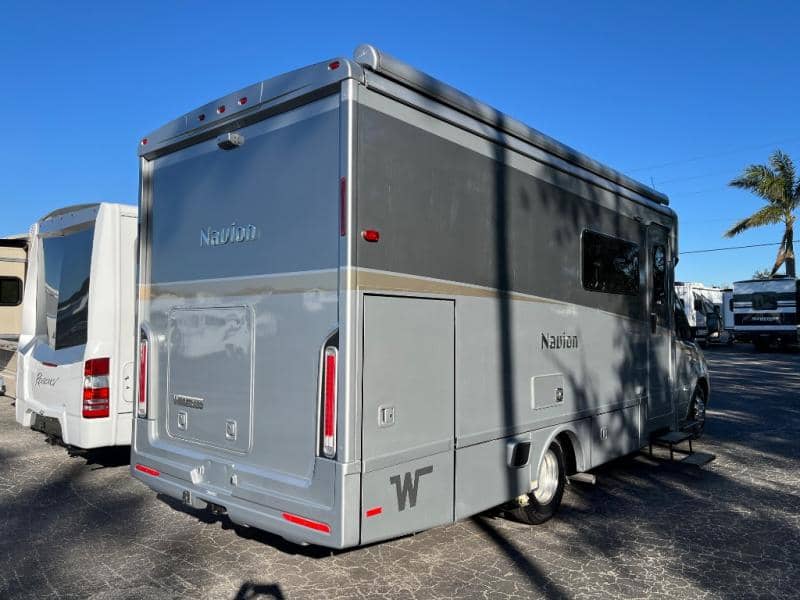 2025 Winnebago 2025 Winnebago Navion - thumbnail 8