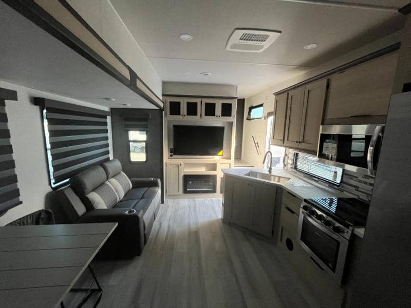 2025 Forest River 2025 Forest River Cardinal - thumbnail 16