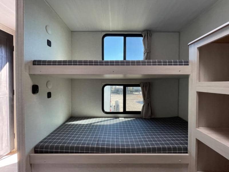 2025 Forest River 2025 Forest River Surveyor Legend - thumbnail 17