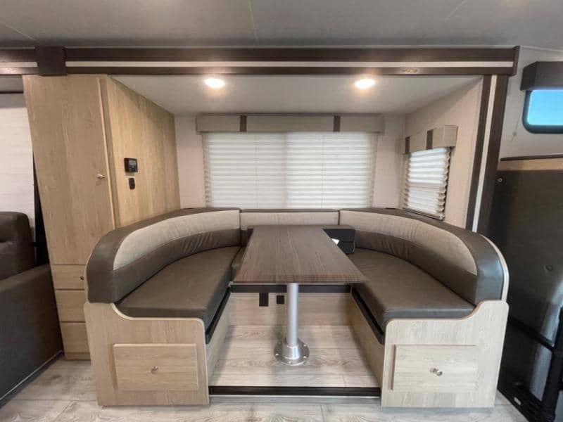 2025 Coachmen 2025 Coachmen Leprechaun - thumbnail 20