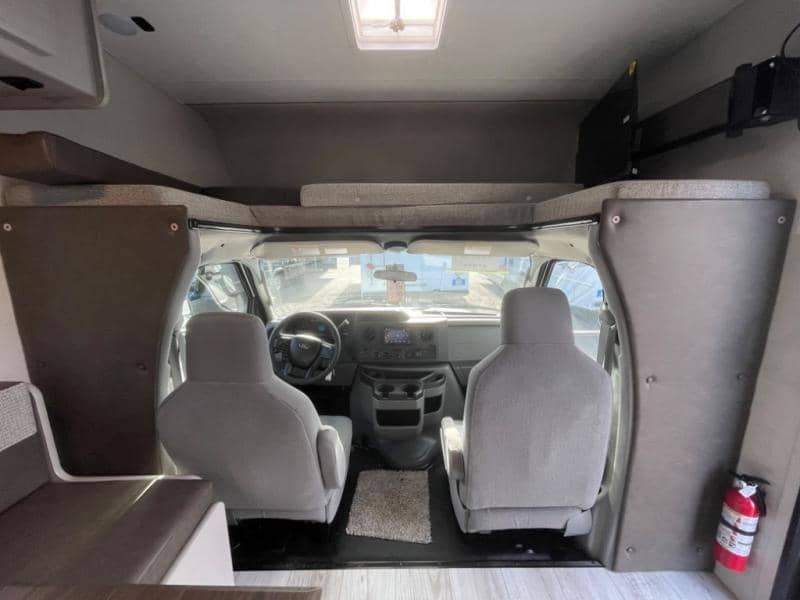 2025 Coachmen 2025 Coachmen Freelander - thumbnail 11