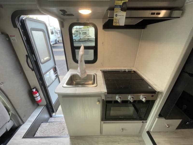 2025 Coachmen 2025 Coachmen Freelander - thumbnail 14