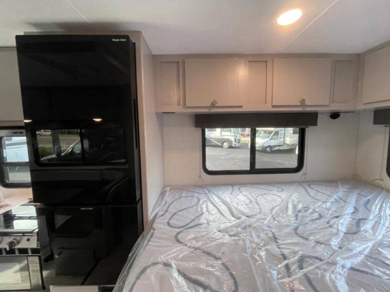 2025 Coachmen 2025 Coachmen Freelander - thumbnail 21