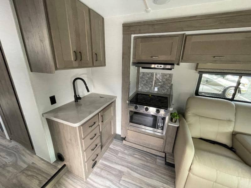 2025 Gulf Stream 2025 Gulf Stream Conquest - thumbnail 11