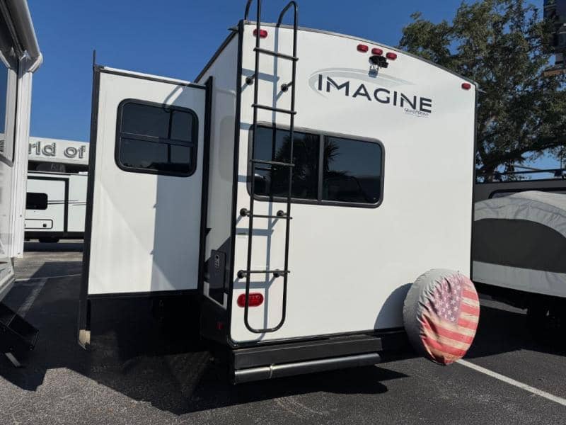 2022 Grand Design 2022 Grand Design Imagine - thumbnail 4