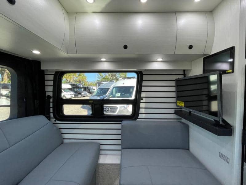 2025 Pleasure-Way 2025 Pleasure-Way Plateau - thumbnail 10