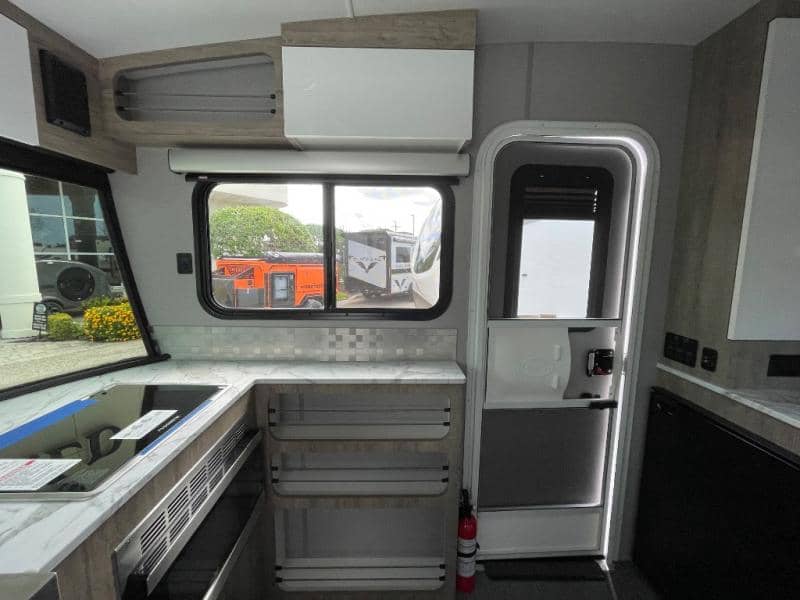 2025 inTech RV 2025 inTech RV Sol - thumbnail 10