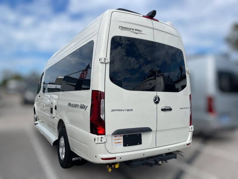 2025 Pleasure-Way 2025 Pleasure-Way Plateau - thumbnail 4