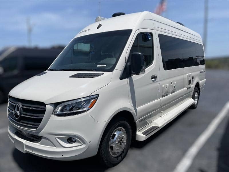 2025 Pleasure-Way 2025 Pleasure-Way Plateau - thumbnail 3