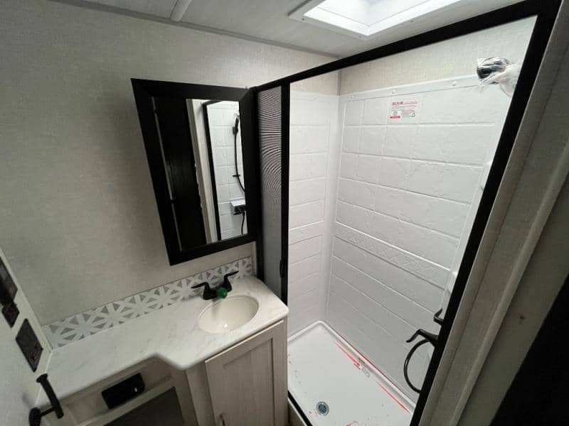 2025 Surveyor Legend 2025 Surveyor Legend Surveyor Legend - thumbnail 12