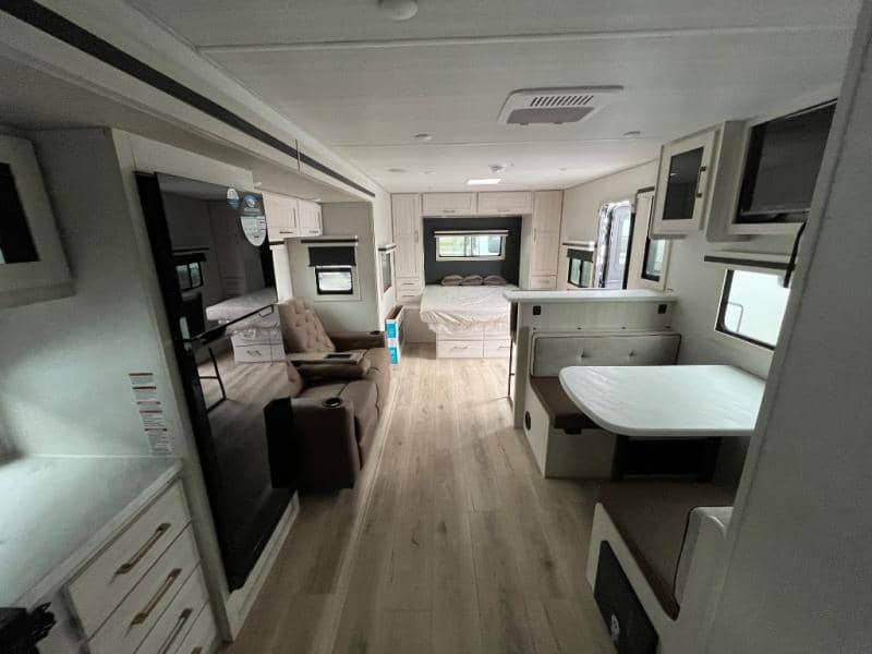 2025 Surveyor Legend 2025 Surveyor Legend Surveyor Legend - thumbnail 15