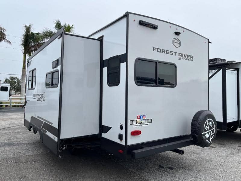 2025 Surveyor Legend 2025 Surveyor Legend Surveyor Legend - thumbnail 4